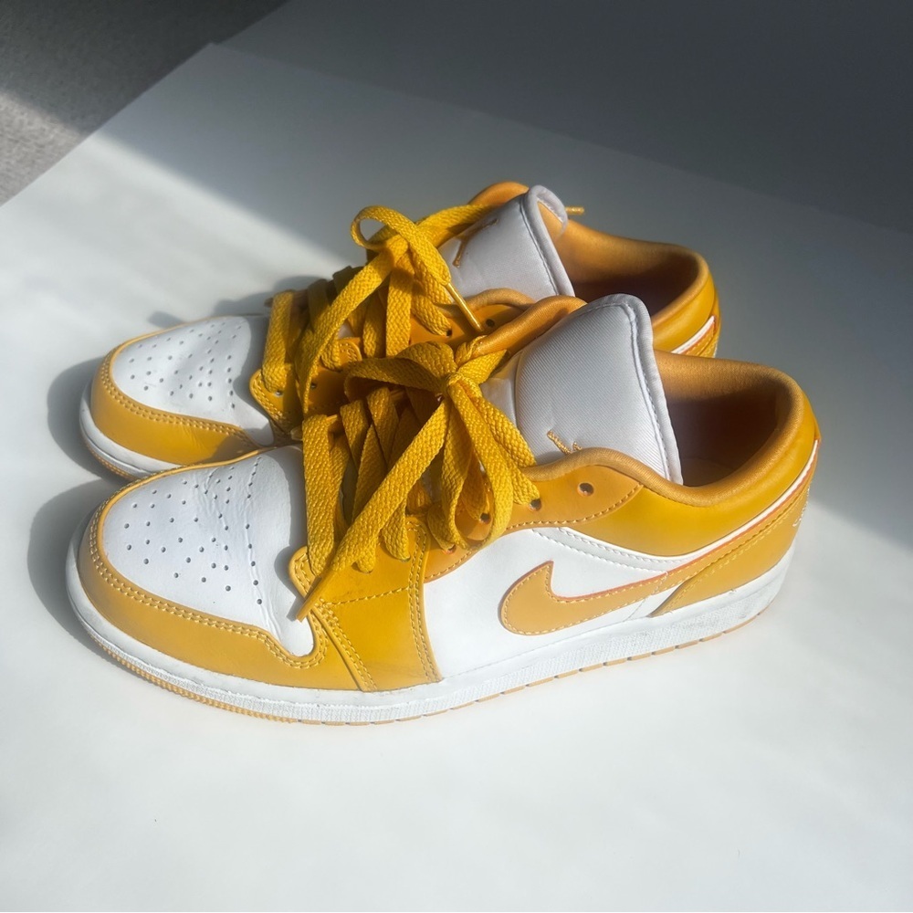 Nike Air Jordan 1 Low mustard white two tone Sneakers size 7.5 - Picture 2 of 12
